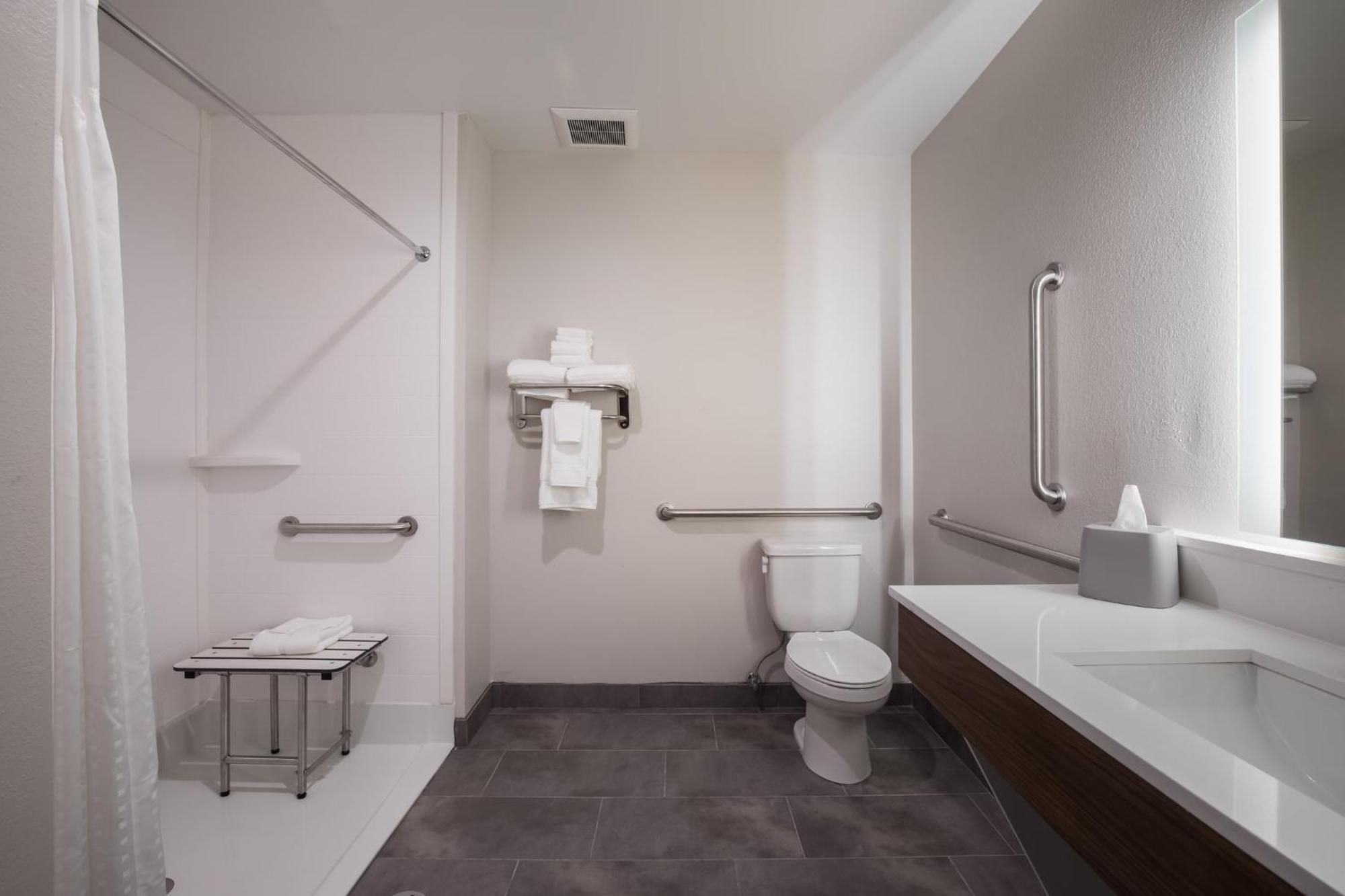 Holiday Inn Express & Suites Chicago - Hoffman Estates By Ihg Экстерьер фото